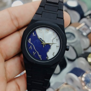 Black Aura Watch – Stylish Design & Durable Comfort