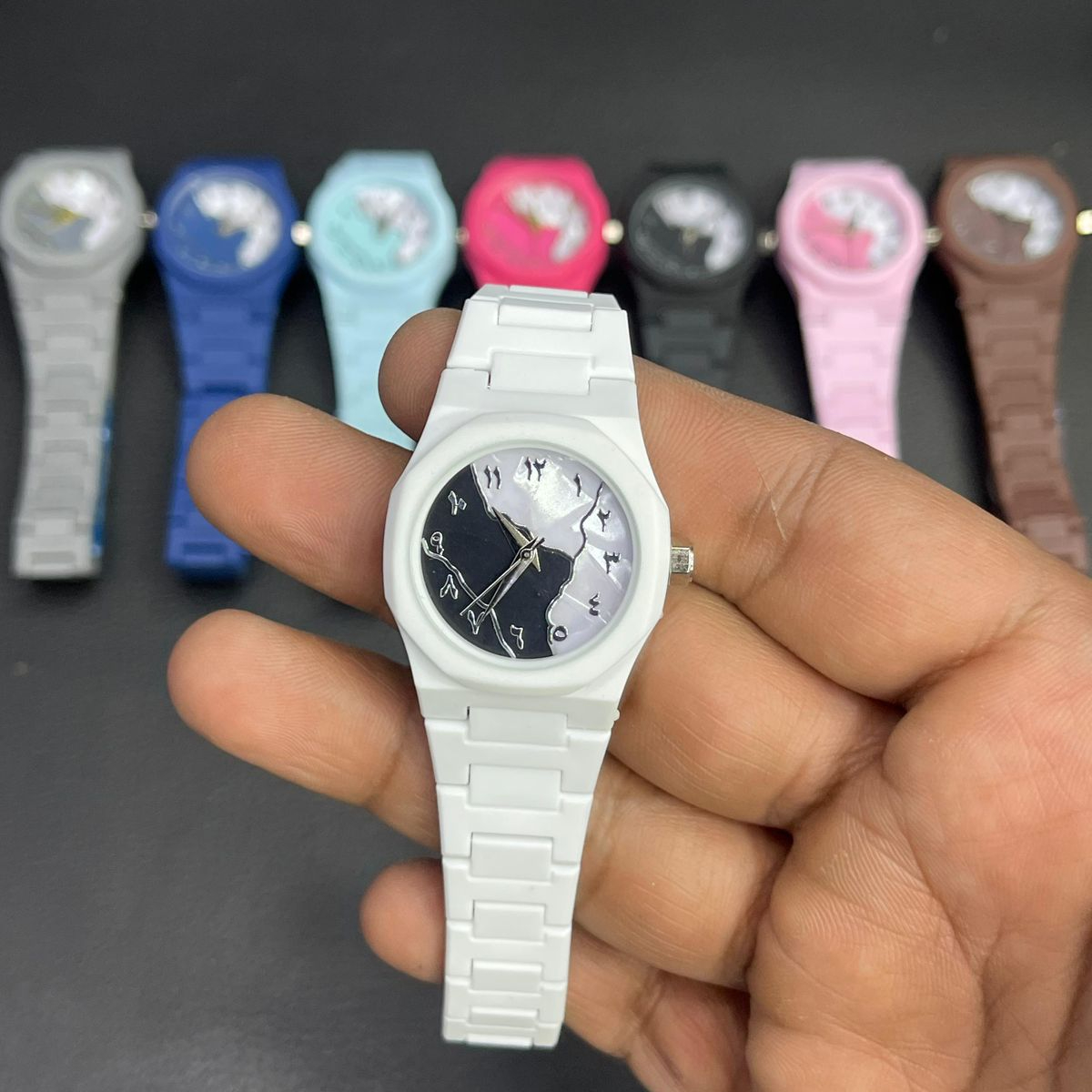 Mini Aura Watch – Elegant Slim Design for Everyday Wear (All color)